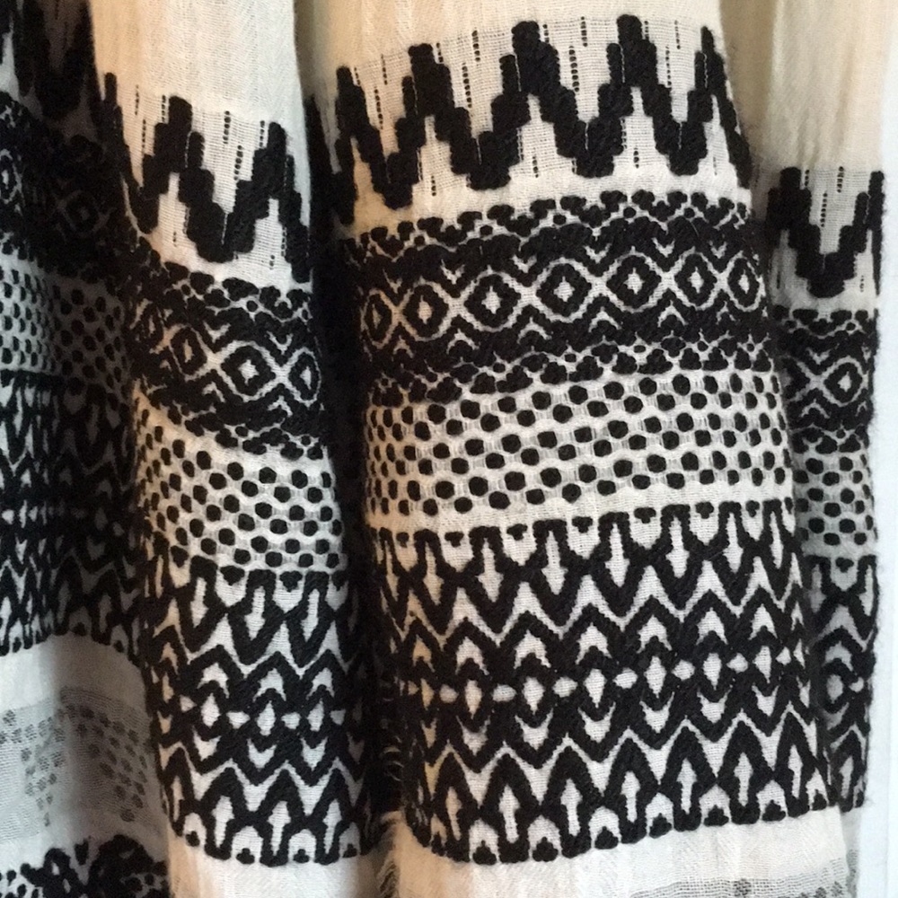 Stunning scarf 🧣22” x 66”